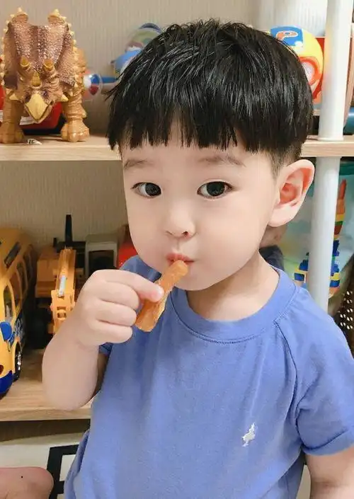 2023最帅小男孩发型,百变时尚很有型,家有儿子的快快收藏吧