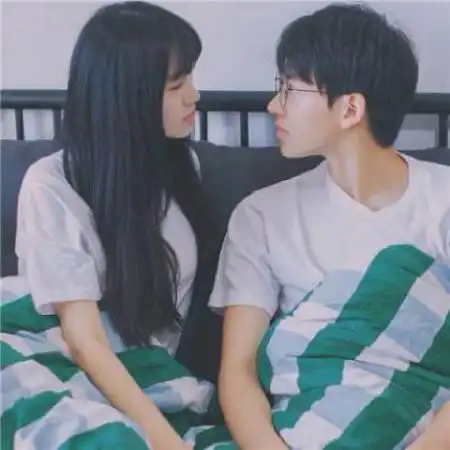 清新情侣头像一对,死缠烂打的爱情是真心的