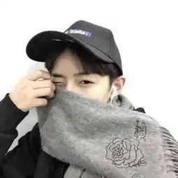 男生霸气头像超拽轻狂图片大全掐一把脸再吻下眉间