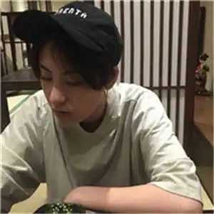 戴帽子的男生头像潮流短发干净清爽的男神