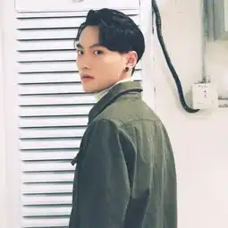 瞬间让女生怦然心动的18款男生发型,你留了么