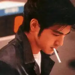 男生头像书没读好最好的朋友没能留住喜欢的人也没在一起