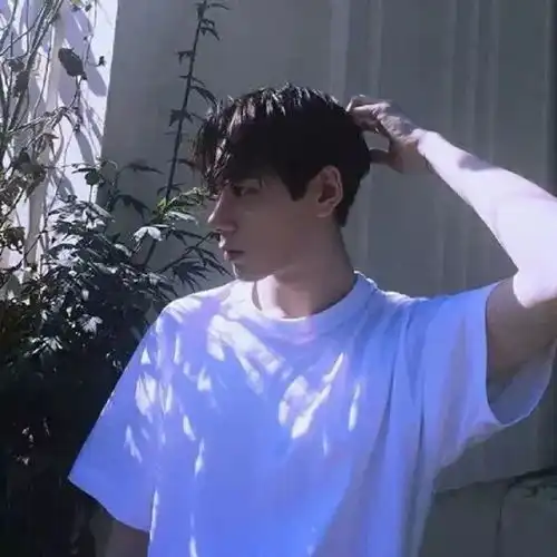 男生头像经得起坎坷,经得起平淡