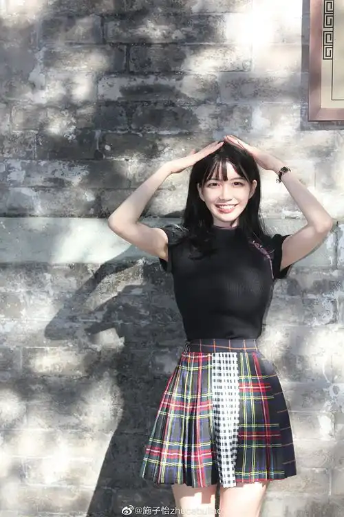 继虎扑微胖女神变大妈后,又一个知乎性感女神翻车了