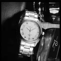 光动表男士钢带油压面石英经典爆休闲款礼品防水礼品表