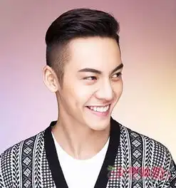 陈伟霆晒黑安检人员都认不出陈伟霆潮流男生短发发型风格百变