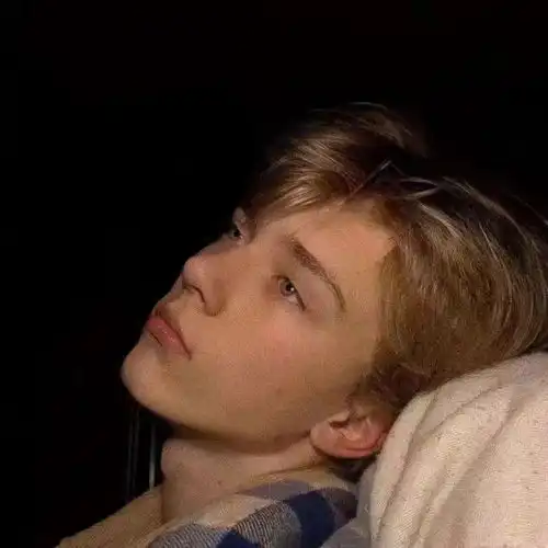 头像知足而上进,温柔且坚定