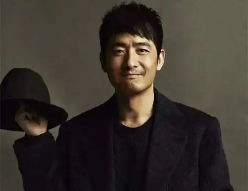 哥哥靠伪装者走红,弟弟拿影帝,却很少有人知道他们是亲兄弟