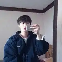 男生带黑色鸭舌帽头像微信头像图片大全