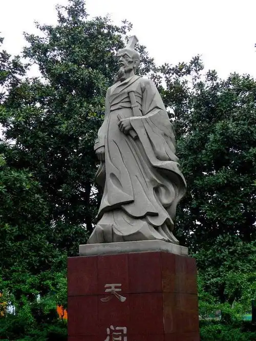 小宝宝名精选10个一脸迷恋的楚辞男孩名字,每一个都干净好听