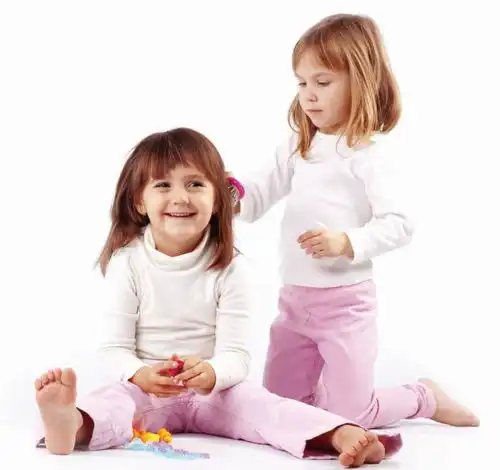 4岁后,儿童进入婚姻敏感期,爸妈怎么做