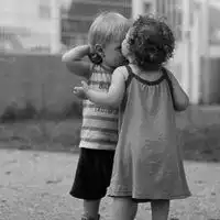 萌小孩情侣接吻微信头像微信头像图片大全