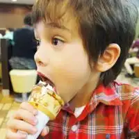 我想要这个小孩的类似的头像