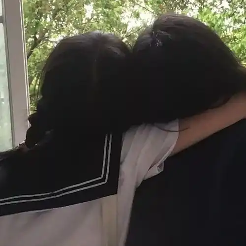 连男朋友都会吃醋的闺蜜头像