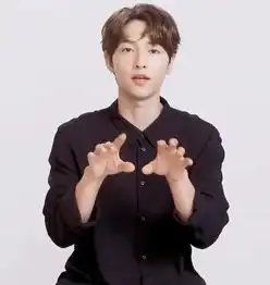 宋仲基离婚后罕见现身,帅气闪耀获百亿阔太欣赏,少年感溢出屏幕