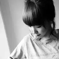 女生伤感头像背影黑白孤独微信头像图片大全