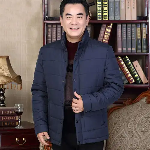 中年男士穿衣别太老气,精致有型的短款棉服,减龄十岁就这么简单