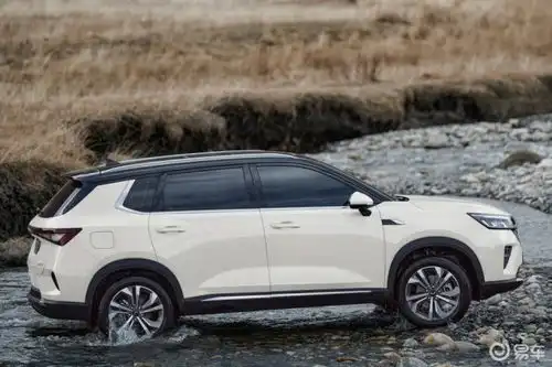 五菱汽车公布星辰asta标识五菱星辰内饰实拍图同步曝光