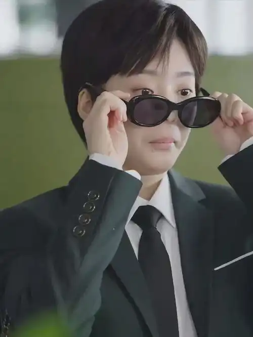 短剧出了大明星,徐艺真红得有点懵