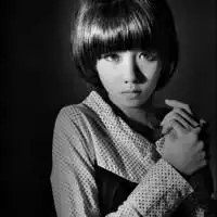 求帅气的女生头像