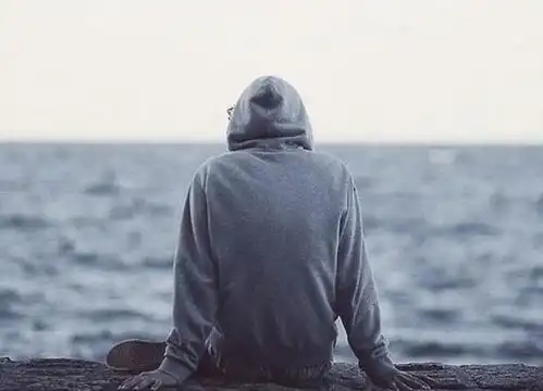 我出车祸后,前妻卷走我的钱,嫁给了我哥们