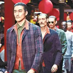 胡兵伦敦走秀担任伦敦男装周首位全球