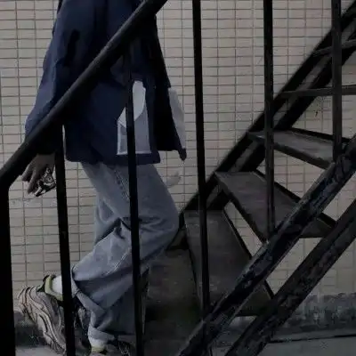 微信男生头像伤感孤独,情不知何起伤心油然而生