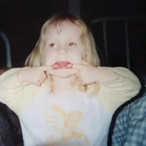 头像好看的头像找到了,换一下