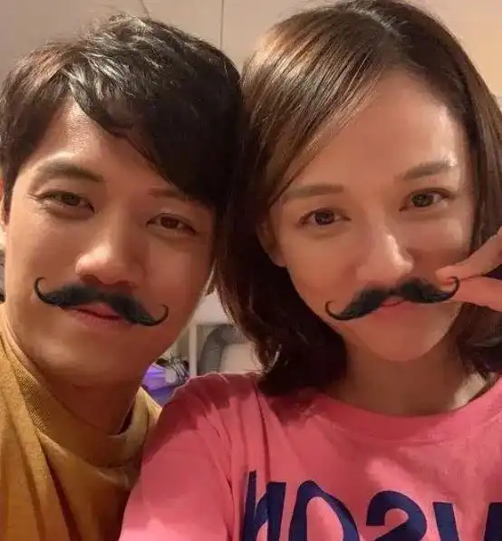 半夜陈乔恩晒出和男朋友作画视频,称呼变了,这是在暗示什么吗