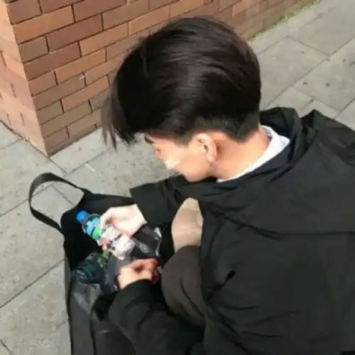 男生头像我要载满阳光奔向你