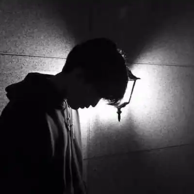 是我活该领证后女友得了癌,我不离不弃地照顾却得到这样的结果