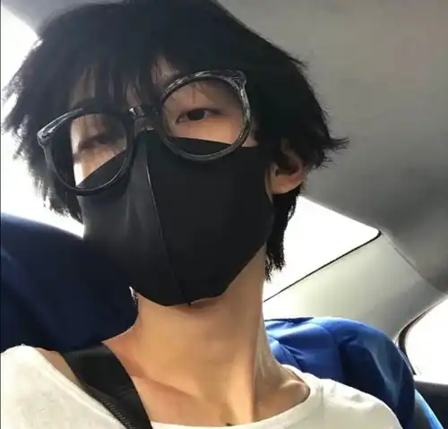好友验证秒通过的男生头像