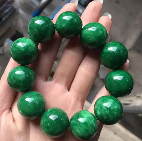 手链翡翠紫色价格探寻翡翠紫色手串的市场价值