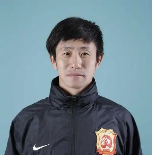 卓尔队卧龙凤雏将下课,新帅可能是他球迷强烈反对