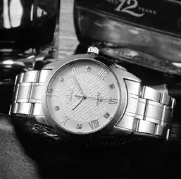 光动表男士钢带油压面石英经典爆休闲款礼品防水礼品表