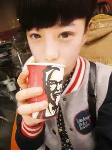 13岁帅气又阳光的男孩的照片