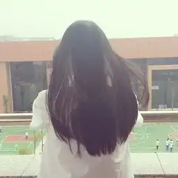 麻烦给我些女生长直发的背影照片