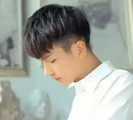 4款帅气逼人的男士发型,想变帅拿走不谢