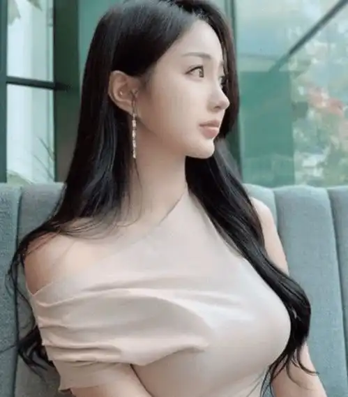 韩国健身模特撞脸佟丽娅,32岁还单身,择偶标准必须是肌肉男