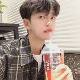 最新成熟温馨男生高清头像