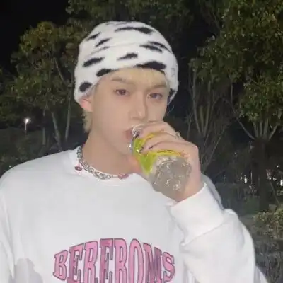 高清好看的成人帅气头像男生图片