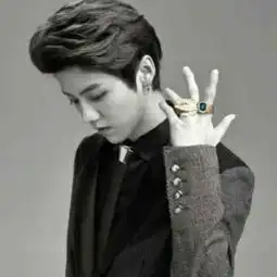 求一个男生用的好看的微信头像和网名