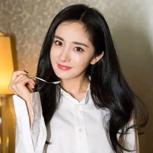 600个面罩800份饭菜为了帮医生们加油,这些女孩有多拼