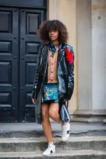 皮风衣怎么搭配,皮风衣搭配图片,皮风衣中长款女搭配