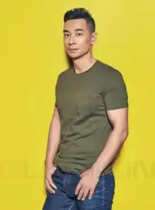 赵文卓光头霸气亮相,46岁还是李连杰的影,如今携纹身归来