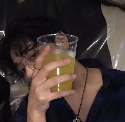 头像壁纸生平至此,欢喜是你