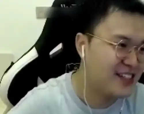 北枫游戏失意,情场得意,情侣头像都安排上了,北川吃醋了