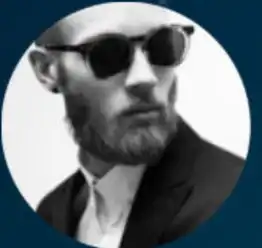 有个戴着眼镜穿着黑西装有胡子的欧美大叔头像谁有这个原图感谢大神