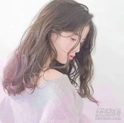 春天,草木发芽,有一大束温暖的卷发等着你选择