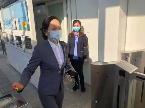 动真格乘坐公交请规范佩戴口罩否则司机可以不发车